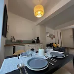 Tabi ,modern Chic Vs Free Parking,wifi,draps Apartamento