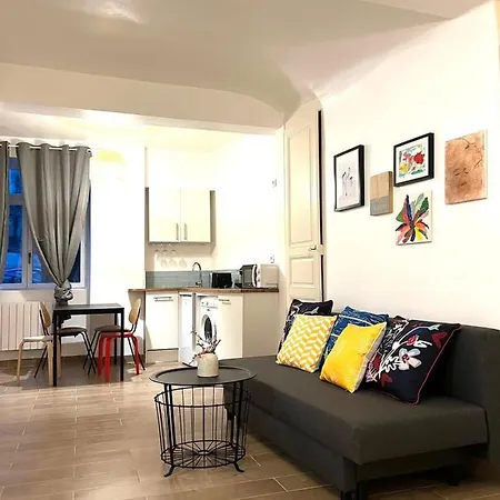 Apartment Tabi ,modern Chic Vs Free Parking,wifi,draps