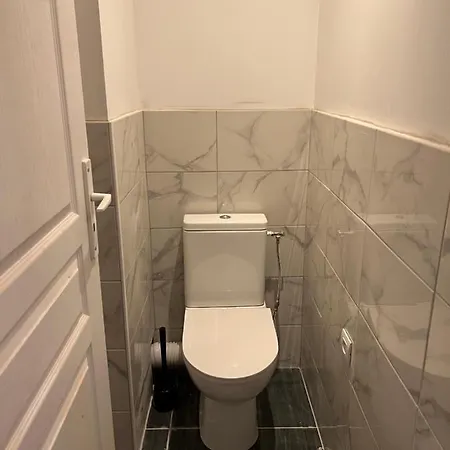Tabi ,modern Chic Vs Free Parking,wifi,draps Apartment Thiers