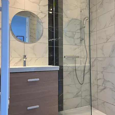 Appartement Tabi ,modern Chic Vs Free Parking,wifi,draps Thiers