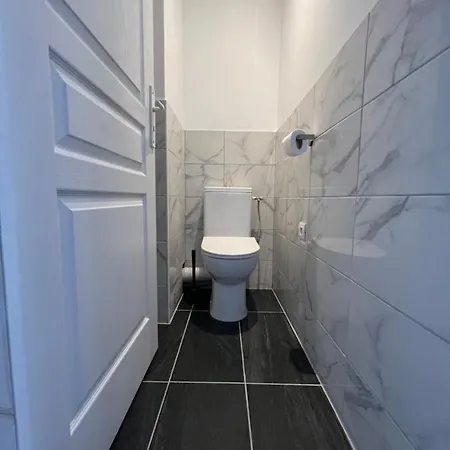 Tabi ,modern Chic Vs Free Parking,wifi,draps Appartement