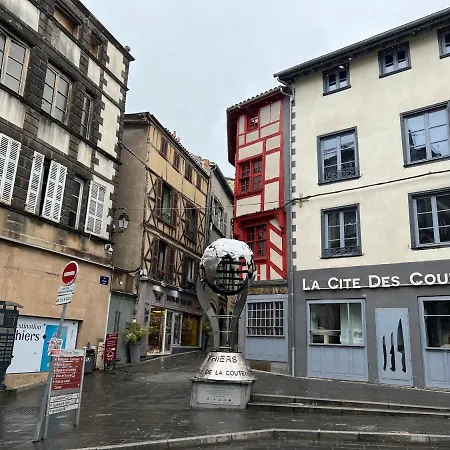 Tabi ,modern Chic Vs Free Parking,wifi,draps Apartment Thiers