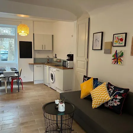 Tabi ,modern Chic Vs Free Parking,wifi,draps Appartement *