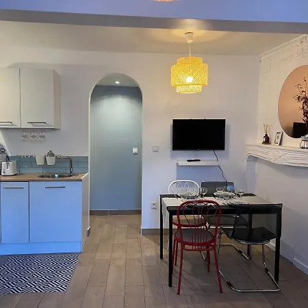 Tabi ,modern Chic Vs Free Parking,wifi,draps Apartment