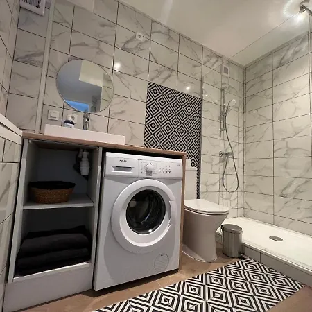 Apartment Tabi ,modern Chic Vs Free Parking,wifi,draps
